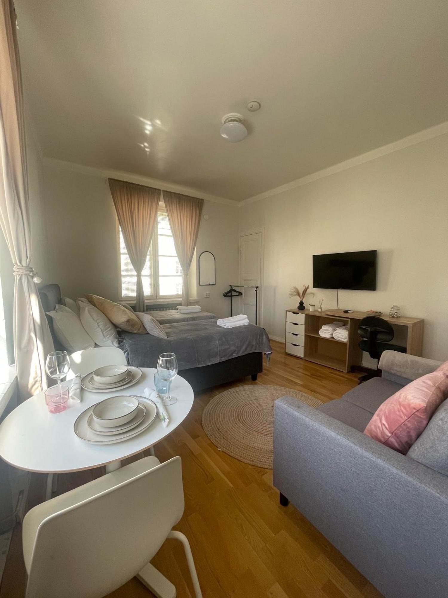 Your Chic Vibrant Airbnb Helsinki Exterior photo